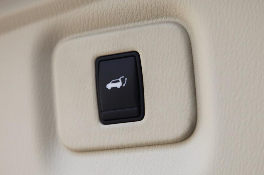  Infiniti JX35 2013 года  (фото 34 из 95)